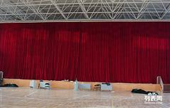 天津辦公與家庭窗簾選擇指南 卷簾、百葉簾與布藝窗簾的多樣化應(yīng)用